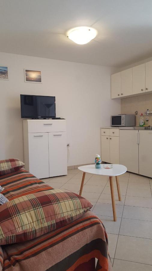 Apartment Matej Pula Buitenkant foto
